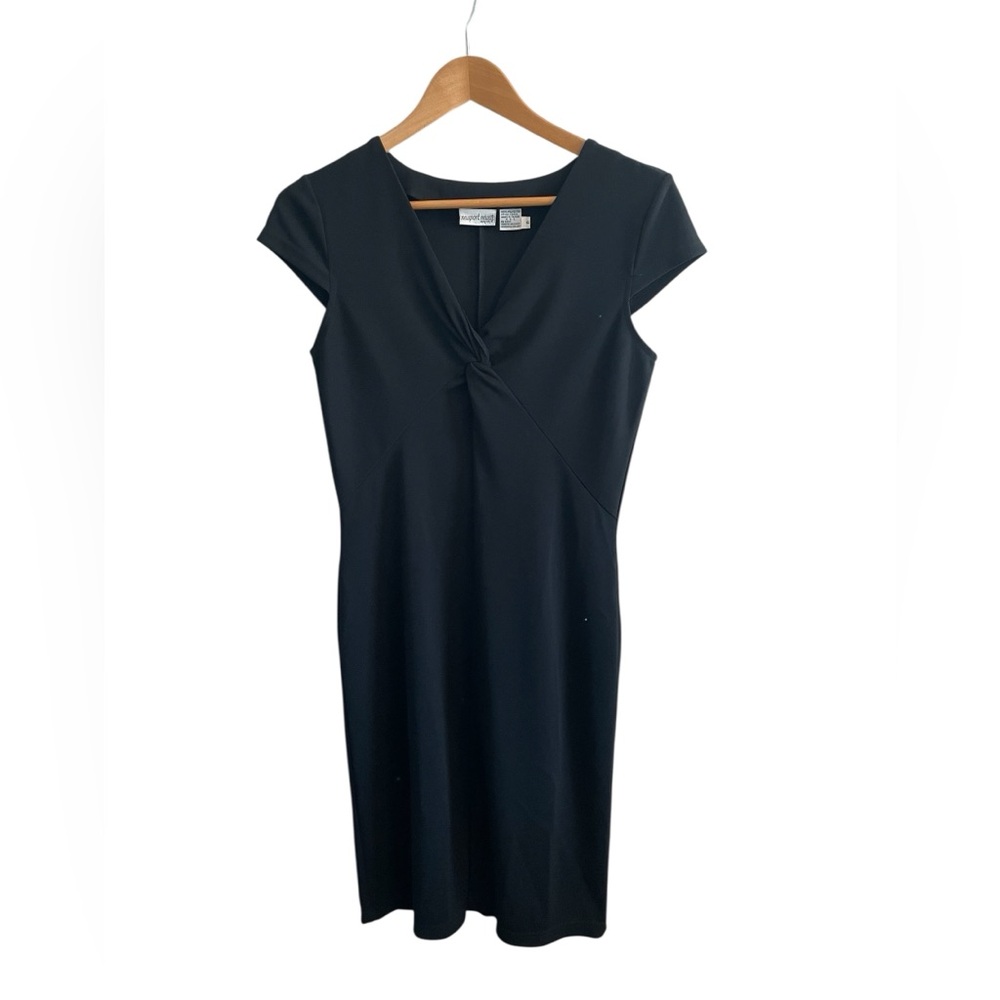 II1- black dress, slit in bottom front middle Newport News 6 Small Sm